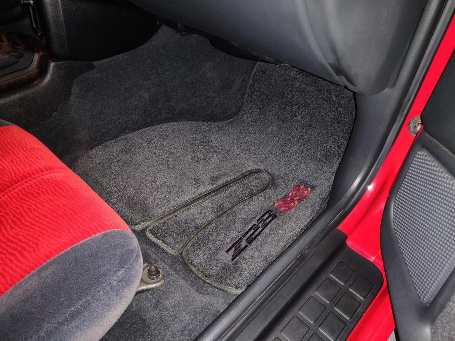 Детали интерьера Chevrolet Camaro SS (1710) 1996 года  (фото 78 из 101)